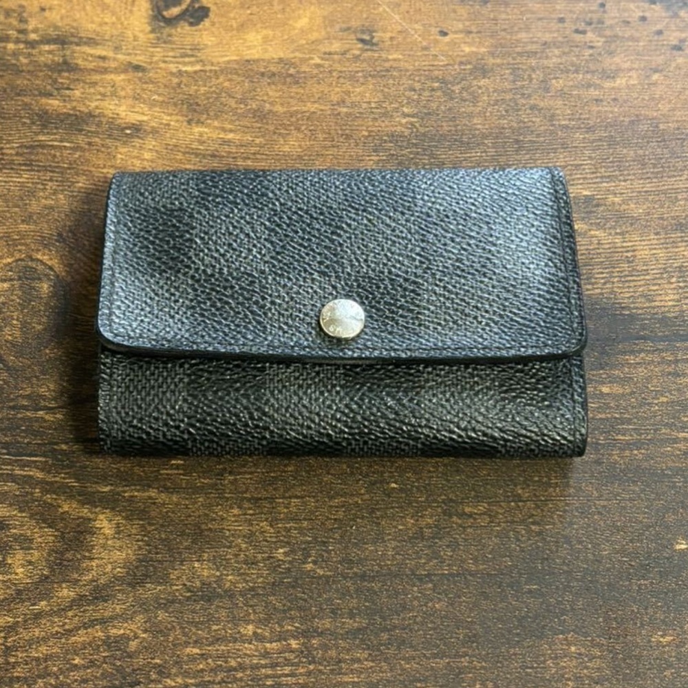 Sale ~ Louis Vuitton Graphite 6 Key Cles - 100% Authentic